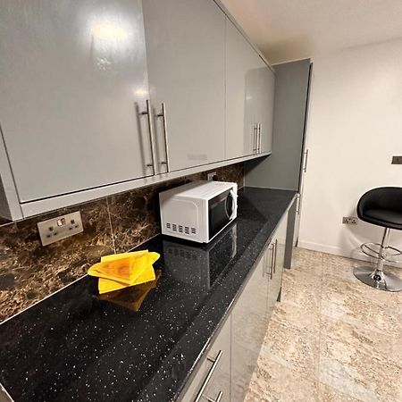 Canary Wharf Single Double And En-Suite Rooms London Exterior photo