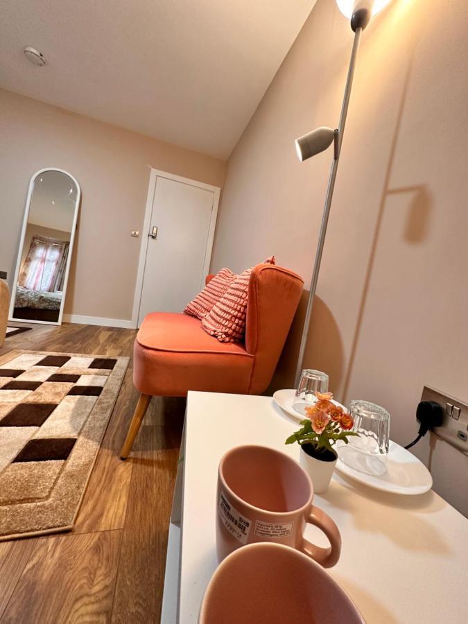 Canary Wharf Single Double And En-Suite Rooms London Exterior photo