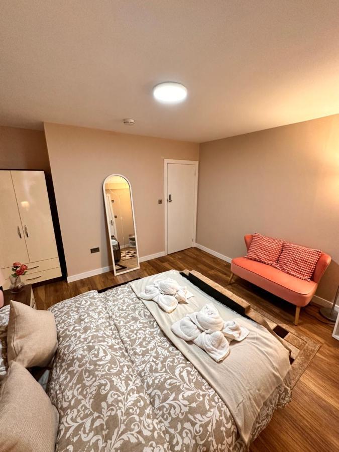 Canary Wharf Single Double And En-Suite Rooms London Exterior photo
