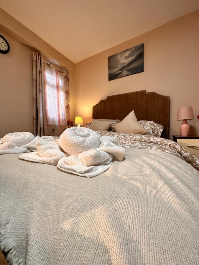 Canary Wharf Single Double And En-Suite Rooms London Exterior photo